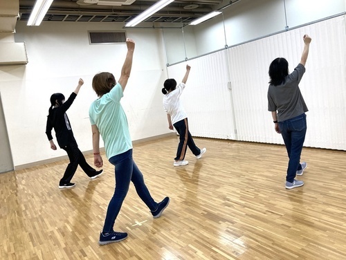 シニアヒップホップ教室風景