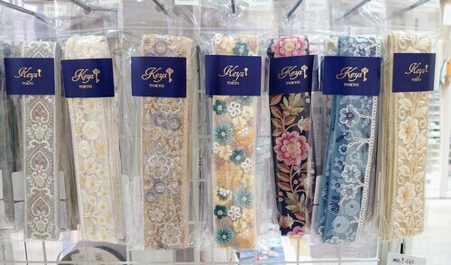 1.5mカットリボン約2.5cm幅¥1100税込・約3.5〜4cm幅¥1320税込